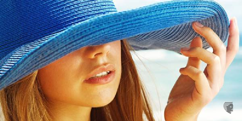 Ladies, make sure that you step out with your scarf; the vital fashion accessory this summer