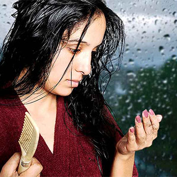 5 Ways You Can Protect your Hair During Monsoons!