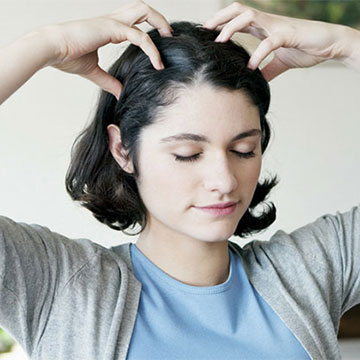 Dry Scalp keeping you Worried? Try These 6 Tips to Evade Your Scalp Dryness!