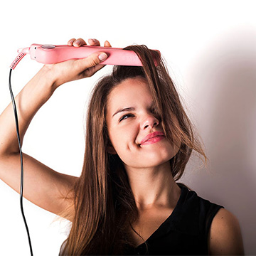 Does Applying Heat Protectant on the Hair Benefit You?